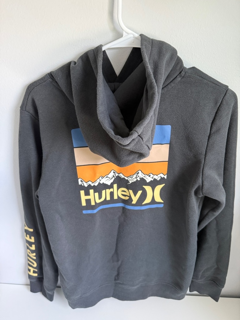 Hurley Boy’s Charcoal Zip-Up Hoodie with Multicolor Mountain Graphic